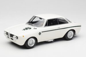 Alfa Romeo GTA 1300 Junior Бял Minichamps 1:18 155120021 Метал