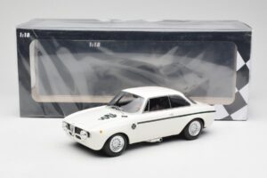 Alfa Romeo GTA 1300 Junior Бял Minichamps 1:18 155120021 Метал — снимка 6 от 6
