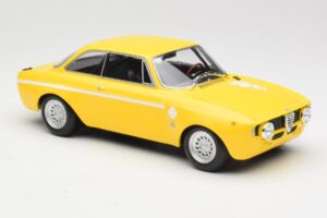 Alfa Romeo GTA 1300 Junior Жълт Minichamps 1:18 155120024 Метал — снимка 2 от 6