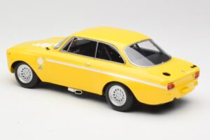 Alfa Romeo GTA 1300 Junior Жълт Minichamps 1:18 155120024 Метал — снимка 4 от 6