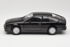 Alfa Romeo GTV6 Черен Solido 1:18 S1802302 Метал — снимка 4 от 8