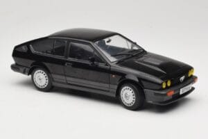 Alfa Romeo GTV6 Черен Solido 1:18 S1802302 Метал — снимка 6 от 8