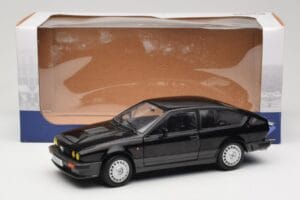 Alfa Romeo GTV6 Черен Solido 1:18 S1802302 Метал — снимка 8 от 8