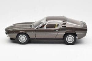 Alfa Romeo Montreal Кафяв Металик AUTOart 1:18 70173 Метал — снимка 4 от 8