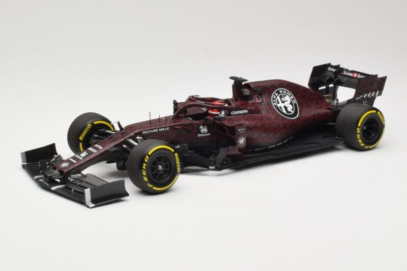 Alfa Romeo Racing C38 #7 K. Raikkonen Valentine's Day Livery Shakedown Fiorano 14th February 2019 Minichamps 1:18 110199907 М