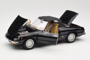 Alfa Romeo Spider 916 Veloce Черен Ricko 1:18 32107 Метал — снимка 2 от 8