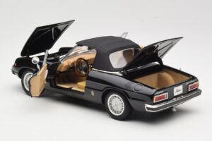 Alfa Romeo Spider 916 Veloce Черен Ricko 1:18 32107 Метал — снимка 5 от 8