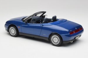 Alfa Romeo Spider 916 Periwinkle Син Maisto 1:18 50308 Метал — снимка 6 от 7