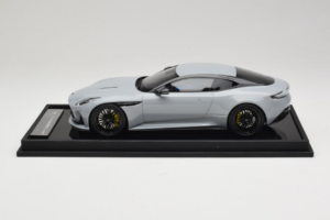 Aston Martin DB12 Nardo Gray MotorHelix 1:18 MH027NG Смола
