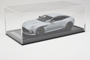 Aston Martin DB12 Nardo Gray MotorHelix 1:18 MH027NG Смола — снимка 6 от 7