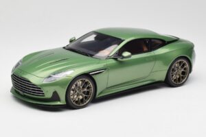 Aston Martin DB12 Зелен GT Spirit 1:18 GT466 Смола