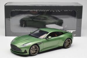 Aston Martin DB12 Зелен GT Spirit 1:18 GT466 Смола — снимка 5 от 5