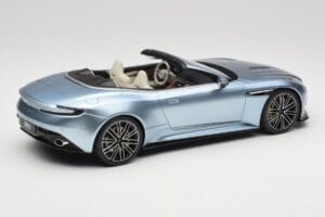 Aston Martin DB12 Volante Caribbean Blue Pearl GT Spirit 1:18 GT479 Смола — снимка 2 от 6