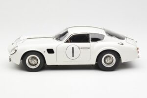 Aston Martin DB4 GT Zagato #1 24 Hours of Le Mans 1961 CMC 1:18 M-139 Метал — снимка 3 от 6