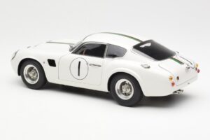 Aston Martin DB4 GT Zagato #1 24 Hours of Le Mans 1961 CMC 1:18 M-139 Метал — снимка 5 от 6