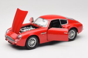 Aston Martin DB4 GT Zagato Червен Road Signature 1:18 92728 Метал — снимка 2 от 8