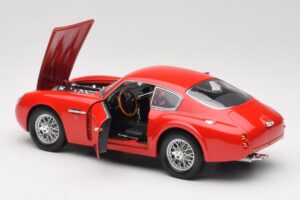Aston Martin DB4 GT Zagato Червен Road Signature 1:18 92728 Метал — снимка 5 от 8