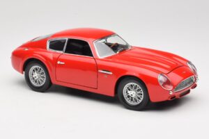 Aston Martin DB4 GT Zagato Червен Road Signature 1:18 92728 Метал — снимка 6 от 8