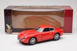 Aston Martin DB4 GT Zagato Червен Road Signature 1:18 92728 Метал — снимка 8 от 8