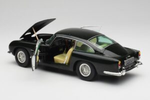 Aston Martin DB5 California Салвия Chrono 1:18 H1001 Метал — снимка 5 от 8