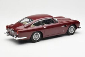 Aston Martin DB5 Dubonnet Червен AUTOart 1:18 70213 Метал — снимка 3 от 8