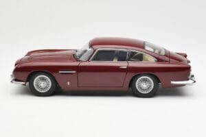 Aston Martin DB5 Dubonnet Червен AUTOart 1:18 70213 Метал — снимка 4 от 8