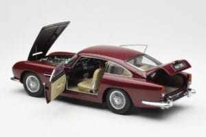 Aston Martin DB5 Dubonnet Червен AUTOart 1:18 70213 Метал — снимка 5 от 8