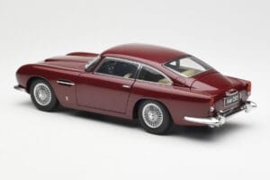 Aston Martin DB5 Dubonnet Червен AUTOart 1:18 70213 Метал — снимка 7 от 8