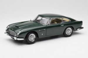 Aston Martin DB5 RHD Зелен AUTOart 1:18 70024 Метал