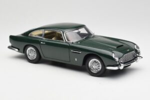 Aston Martin DB5 RHD Зелен AUTOart 1:18 70024 Метал — снимка 6 от 8
