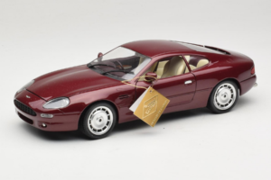 Aston Martin DB7 Червен Guiloy 1:18 67550 Метал