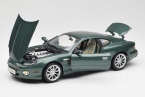 Aston Martin DB7 Vantage Зелен Maisto 1:18 36880 Метал — снимка 2 от 8