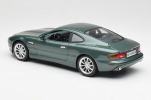 Aston Martin DB7 Vantage Зелен Maisto 1:18 36880 Метал — снимка 7 от 8