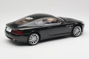 Aston Martin DB9 Черен Solido 1:18 15025600 Метал — снимка 3 от 8
