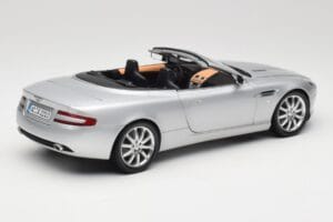 Aston Martin DB9 Volante Сребрист Minichamps 1:18 150137334 Метал — снимка 3 от 8
