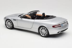 Aston Martin DB9 Volante Сребрист Minichamps 1:18 150137334 Метал — снимка 7 от 8