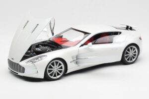 Aston Martin One-77 Morning Frost Бял AUTOart 1:18 70244 Метал — снимка 2 от 8