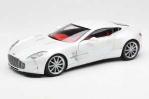 Aston Martin One-77 Morning Frost Бял AUTOart 1:18 70244 Метал