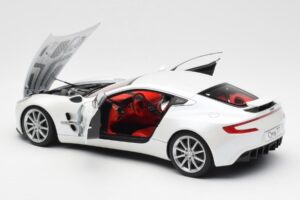 Aston Martin One-77 Morning Frost Бял AUTOart 1:18 70244 Метал — снимка 5 от 8