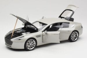 Aston Martin Rapide S Silver Fox AUTOart 1:18 70258 Метал — снимка 2 от 8