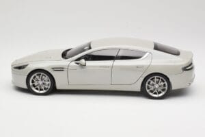 Aston Martin Rapide S Silver Fox AUTOart 1:18 70258 Метал — снимка 4 от 8