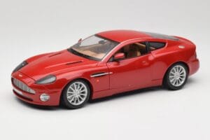 Aston Martin V12 Vanquish Червен Bburago 1:18 34063 Метал