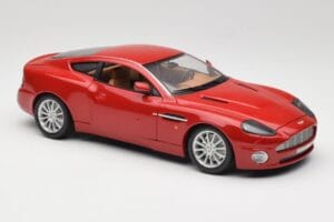 Aston Martin V12 Vanquish Червен Bburago 1:18 34063 Метал — снимка 6 от 8