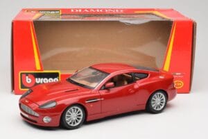 Aston Martin V12 Vanquish Червен Bburago 1:18 34063 Метал — снимка 8 от 8