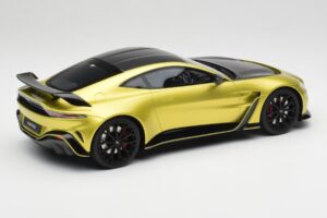 Aston Martin V12 Vantage Final Edition Cosmopolitan Yellow TopSpeed 1:18 TS0453 Метал — снимка 2 от 6