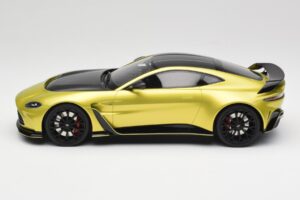 Aston Martin V12 Vantage Final Edition Cosmopolitan Yellow TopSpeed 1:18 TS0453 Метал — снимка 3 от 6