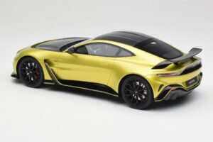 Aston Martin V12 Vantage Final Edition Cosmopolitan Yellow TopSpeed 1:18 TS0453 Метал — снимка 5 от 6