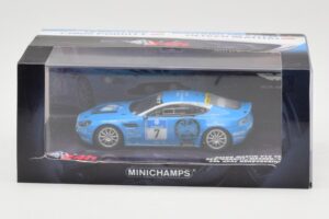 Aston Martin V12 Vantage #7 U. Bez / Porritt / R. Meaden / Mathai 24 Hours Nurburgring 2009 Minichamps 1:43 437091307 Метал — снимка 4 от 4