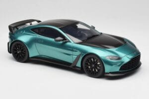 Aston Martin V12 Vantage Racing Green GT Spirit 1:18 GT922 Смола — снимка 4 от 6