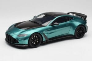 Aston Martin V12 Vantage Racing Green GT Spirit 1:18 GT922 Смола